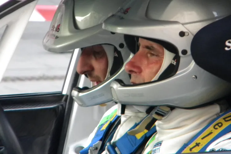 Raliu Cluj: Spectacol auto în centrul Clujului. Sute de oameni i-au susținut pe piloți FOTO