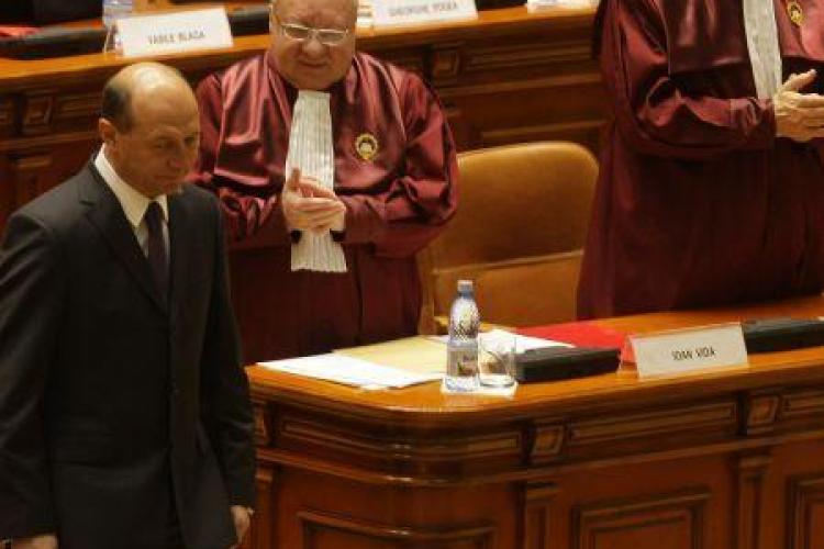 Băsescu l-a învins pe Ponta! Președintele va reprezenta România la Consiliul European, a decis Curtea Constituţională