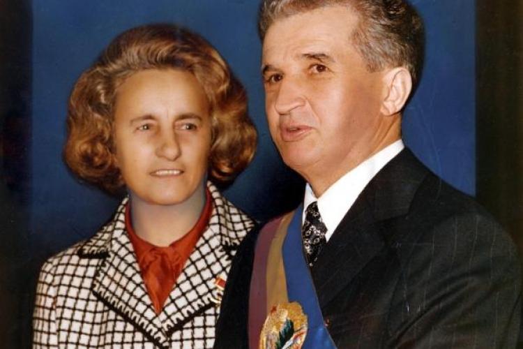 Nicolae si Elena Ceausescu ar putea fi deshumati