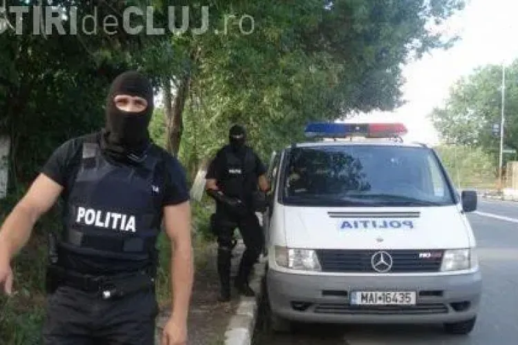 VIDEO -Trei persoane retinute de procurorii DIICOT Cluj, in cazul retelei nationale care insela firmele de leasing. Doua au fost arestare pe 29 de zile