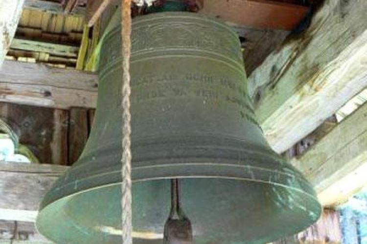 Hotii au furat clopotul din capela cimitirului ortodox din Floresti - VIDEO