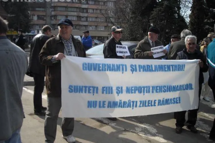 UPDATE: Nu se taie pensiile, dar salariile se reduc, a hotarat Curtea Constitutionala. Credeti ca este cea mai buna decizie?