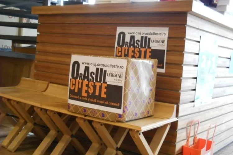 Cutii speciale pentru colectarea cartilor la sediile primariei Cluj-Napoca, in cadrul proiectului "Lecturi urbane a la Cluj"
