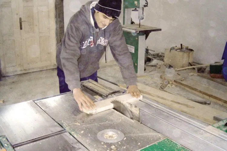 Muncitorii de la Fabrica de Mobila Gherla sunt neplatiti de 6 luni