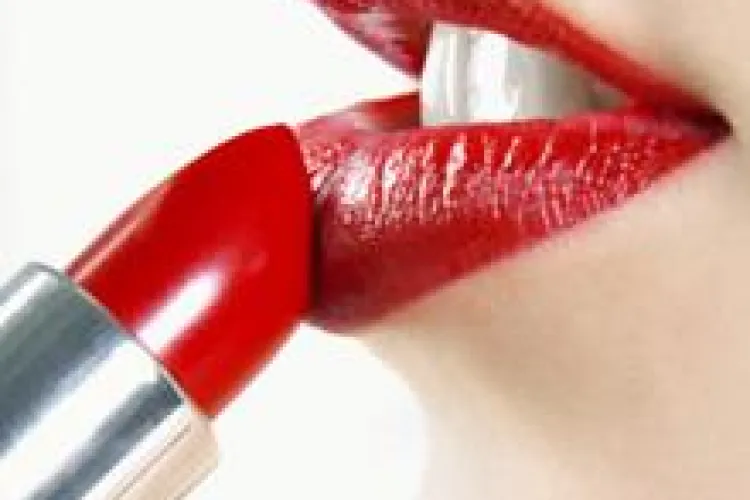 Record mondial! A rujat 303 femei intr-o ora