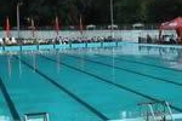 Dupa strandul Sun si Clujana, s-a deschis astazi si Bazinul Olimpic