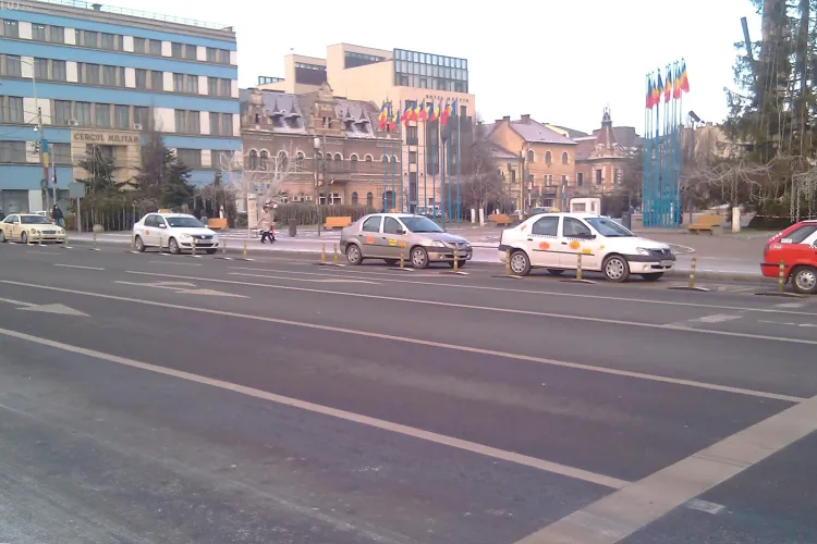 VIDEO: Accident in Piata Avram Iancu. Trei masini s-au tamponat si o femeie este ranita