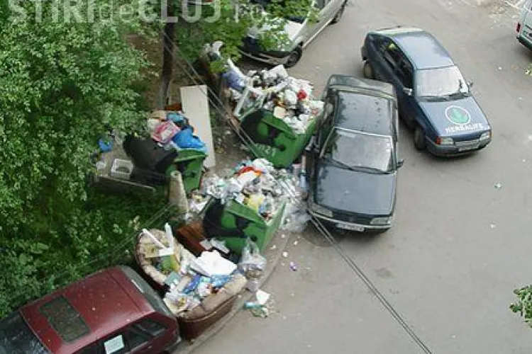 Amenzi de 2.500 de lei pentru cei care arunca dulapuri sau canapele la "gunoi"