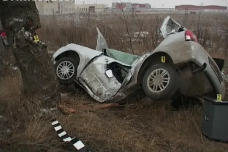 Accident grav la Luna, Campia Turzii. Doi tineri au murit, unul era angajat la Baza 71 Aeriana  