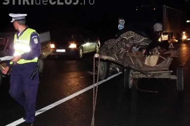 Accident grav in comuna Geaca!. A intrat cu scuterul intr-o caruta nesemnalizata cu un "driver" baut