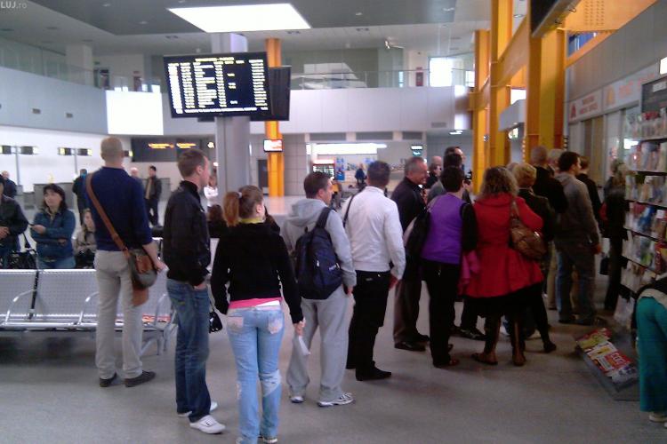 VIDEO - Scandal pe Aeroportul Cluj, dupa ce doua curse de Barcelona si Valencia au fost anulate si 250 de pasageri au ramas blocati