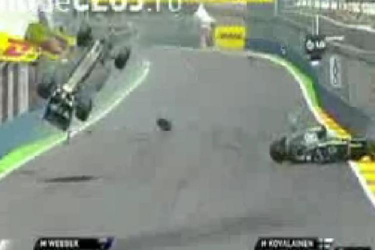 VIDEO - Mark Webber si-a facut praf monopostul la Valencia, in timpul Marelui Premiu al Europei -  VEZI IMAGINILE