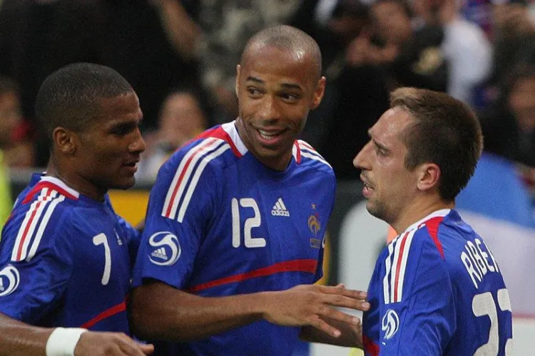 Franta este prima echipa care pleaca de la Mondiale. Uruguay si Mexic merg in optimi