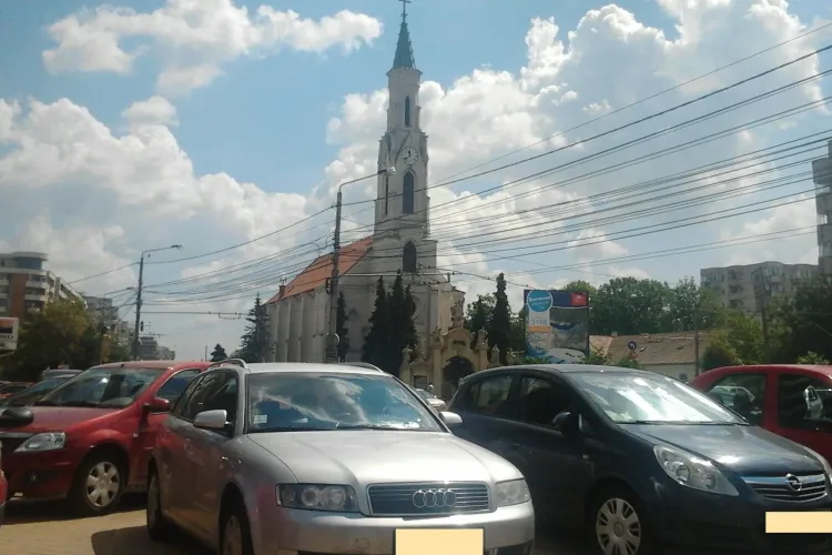 Ceasul de la Biserica Sf. Petru și Pavel, pornit după mai bine de 10 ani FOTO