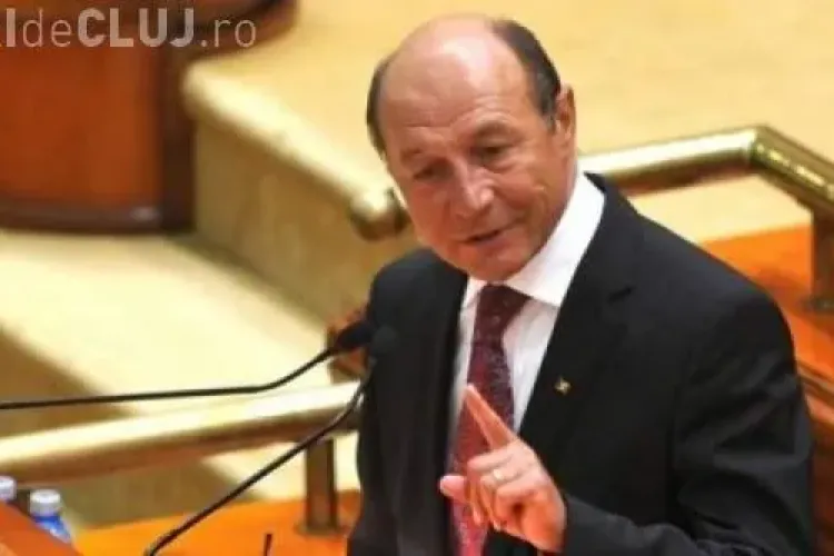 REFERENDUM ONLINE: Băsescu trebuie DEMIS? Cum VOTEZI?