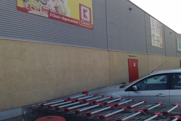 Kaufland Mărăști a desfiintat parcările pentru persoane cu handicap FOTO - ȘTIREA CITITORULUI