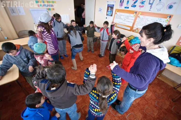 40 de copii romi din Valea Năoiului, comuna Cămărașu, în excursie la Cluj prin World Vision România