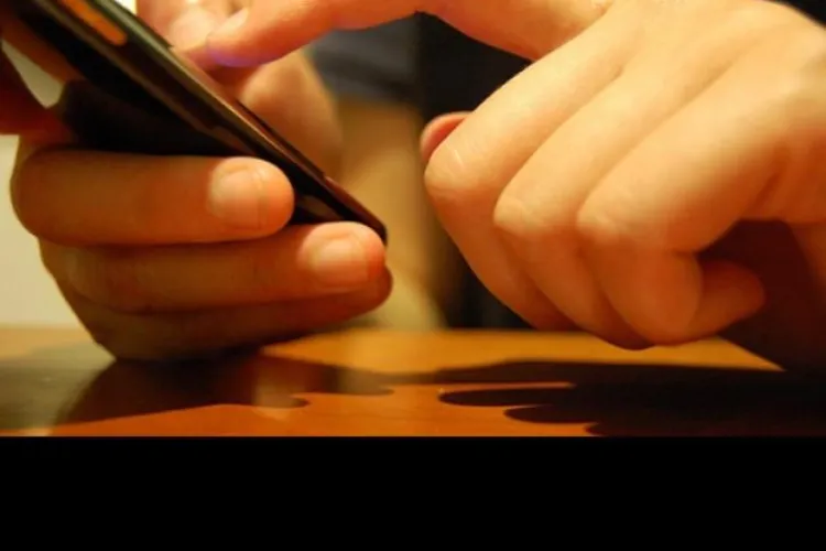 BAC 2012: Un elev eliminat la Cluj după ce i-a sunat mobilul în timpul examenului