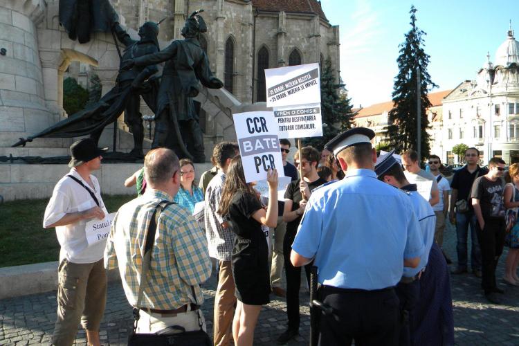 Protest ANTI - PONTA și USL în Piata Unirii: VINE DICTATURA! FOTO și VIDEO