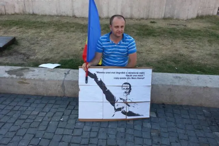 Protest anti USL la Cluj: Vezi cântecul din Piața Unirii