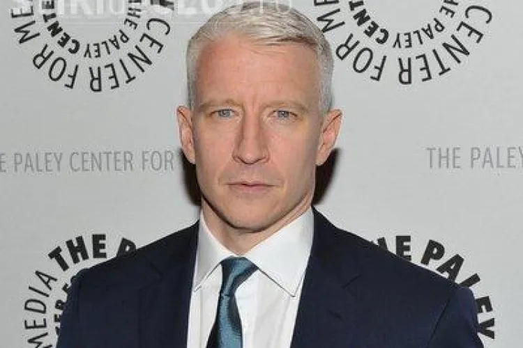 Un jurnalist al postului CNN a anunţat că este homosexual