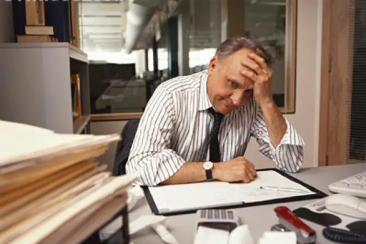 Persoanele care stau jos multe ore pe zi au o viaţă mai redusă 