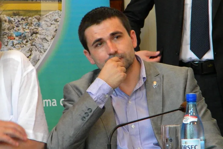 Deputatul PDL Adrian Gurzău a înregistrat la OSIM marca "Uniunea Popular Liberală"