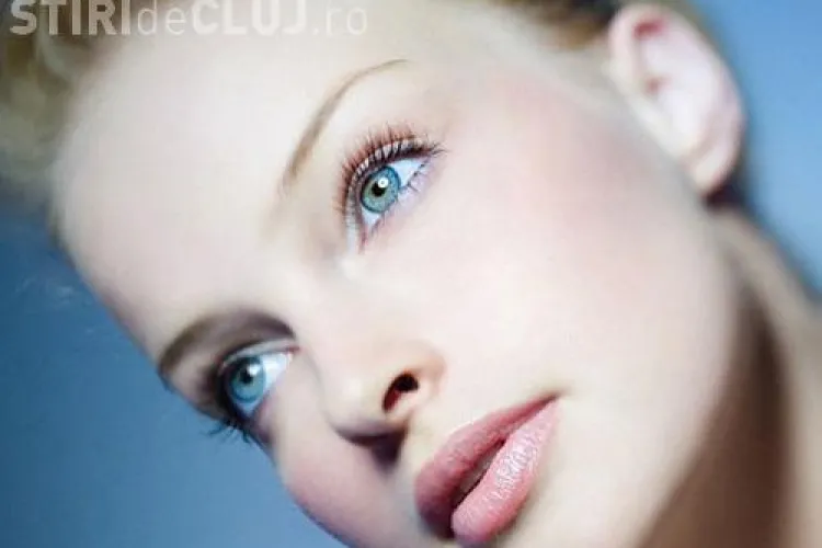 Machiajul perfect şi rezistent pe timp de vară, în doar 5 paşi!