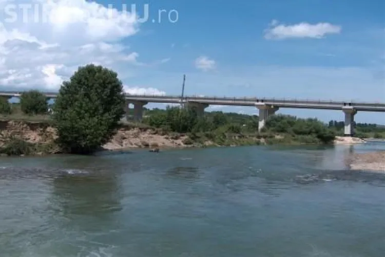 Accident pe Autrostrada Transilvania - zona râul Arieș! Un șofer beat a ras jos parapeții de protecție