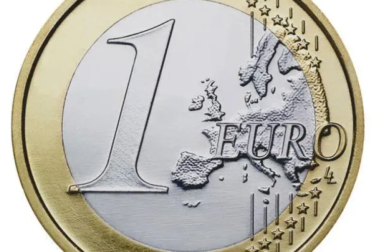 EURO a DEPĂŞIT 4,6 LEI! 