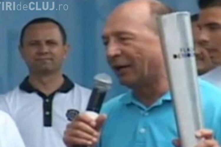 "Flacăra democraţiei", aprinsă de Băsescu la Cluj, aruncată în Dunăre! Poliţia face cercetări