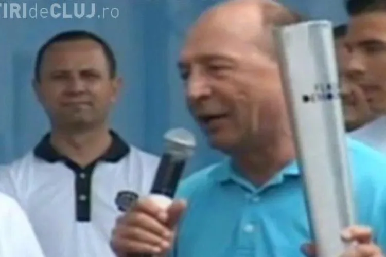 "Flacăra democraţiei", aprinsă de Băsescu la Cluj, aruncată în Dunăre! Poliţia face cercetări