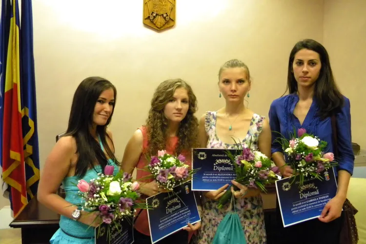 Elevele care au luat ZECE la BAC, invitate joi seara la Știri de Cluj LIVE, de la ora 19.00