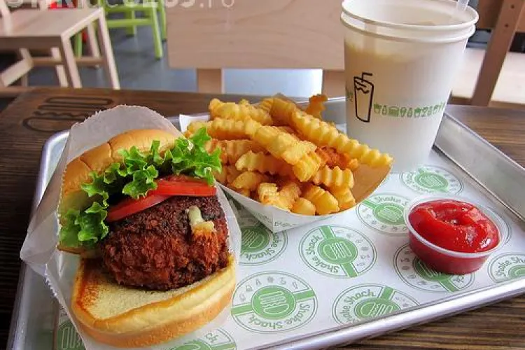 Ce să nu mănânci la McDonald's şi Subway! Citește dezvăluirile unui angajat