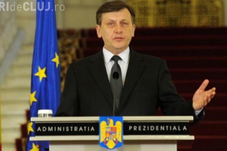 Antonescu: Băsescu e o EPAVĂ politică. Mă dezgustă