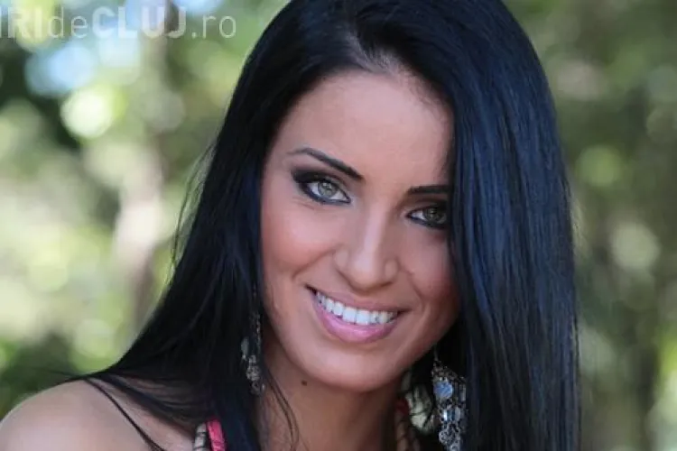 Adelina Pestriţu îşi face promo pe Facebook. Ti se pare sexy? FOTO