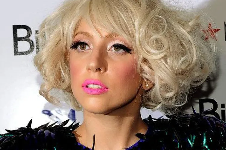 Lady Gaga a fost dată în judecată de un fabricant de păpuși