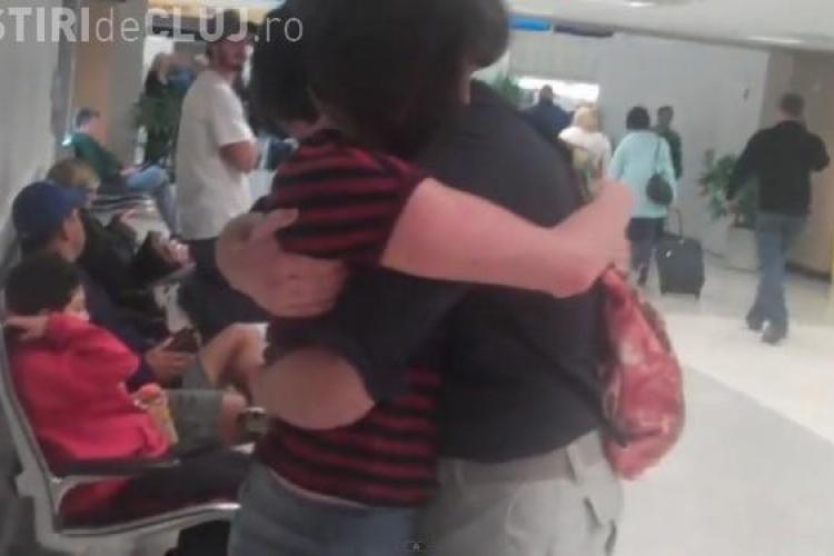 VIDEO emoționant cu doi tineri care s-au întâlnit după 3 ani de relație virtuală - VIDEO