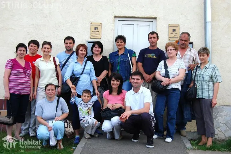 Două familii se mută într-o nouă locuinţă Habitat Cluj