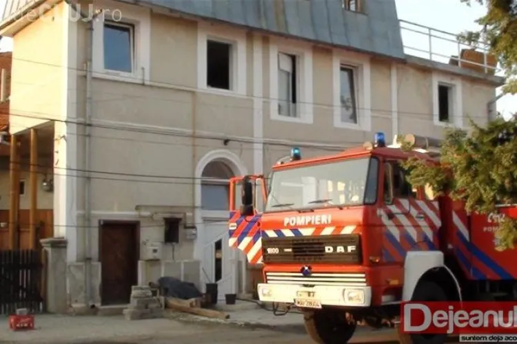 Incendiu la o pizzerie din Dej VIDEO