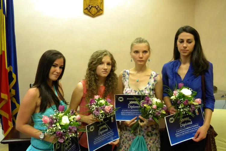 Uioreanu premiază cu 2.000 de lei elevii de ZECE de la Evaluarea Națională și BAC