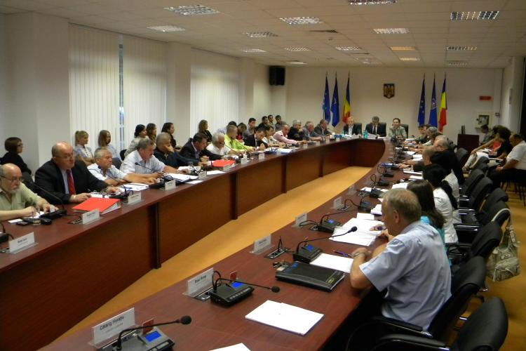 Consiliul Județean Cluj premiază luni elevii de ZECE