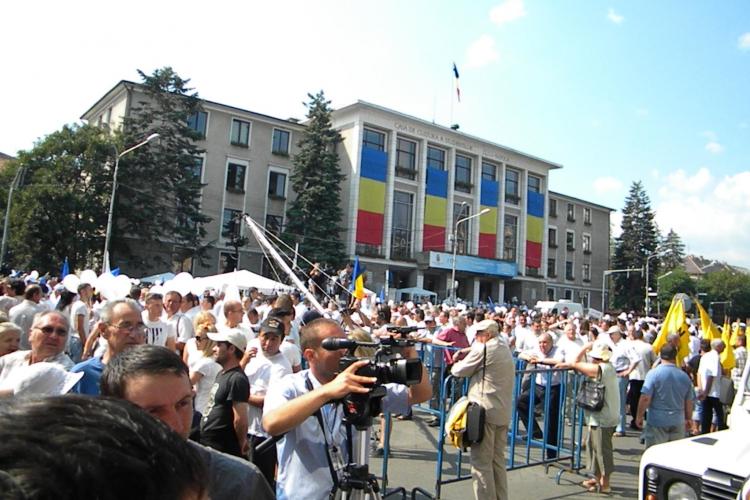 BĂSESCU LA CLUJ - 15.000 de oameni la mitingul din Piața Lucian Blaga