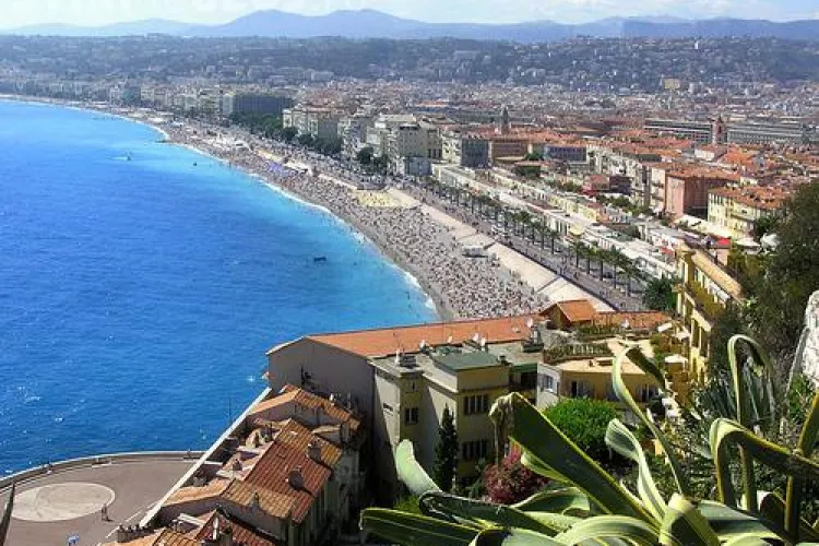 Ce destinații externe aleg românii pentru concediu. Spania, surclasată de Franța și Germania