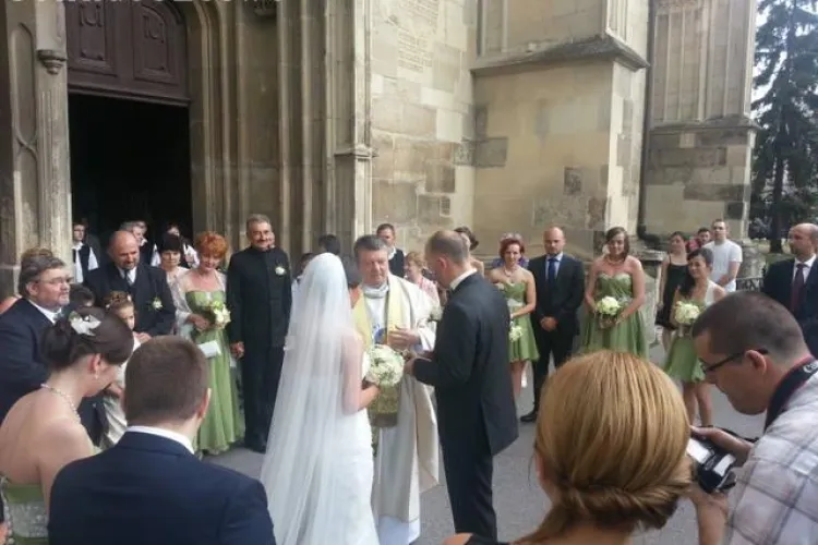 Președintele UDMR, Kelemen Hunor, s-a cununat la Cluj. Petrecerea are loc la un hotel de 5 stele FOTO