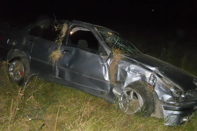 Accident la Nima! Șoferul unui BMW s-a răsturnat pe câmp