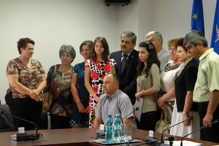 Uioreanu a premiat elevii de ZECE ai Clujului cu câte 2.000 de lei VIDEO