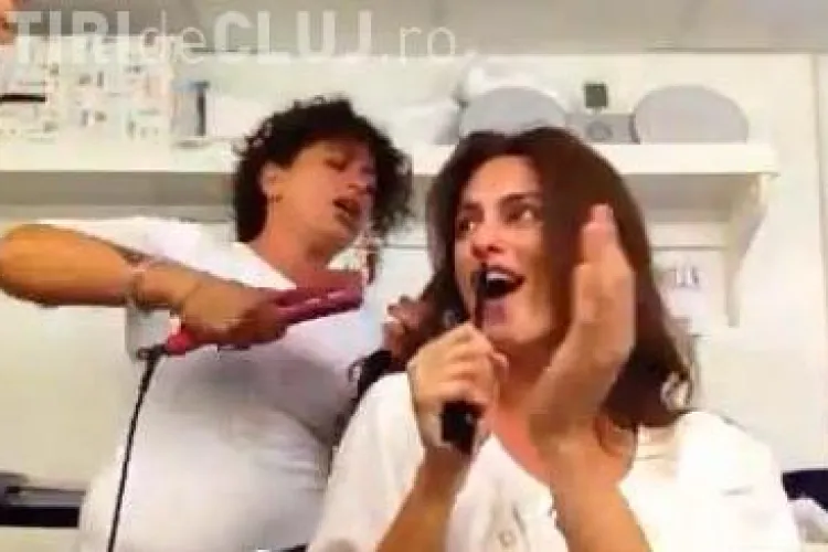 Catrinel Menghia face show la coafor cântând VIDEO