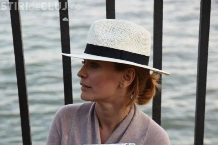 Andreea Esca într-o FOTO SEXY pe Facebook. Vedeta sărbătorește 40 de ani