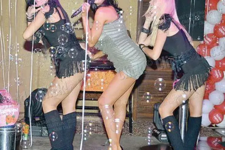  Show sexy cu Nicoleta Luciu la un cazinou FOTO